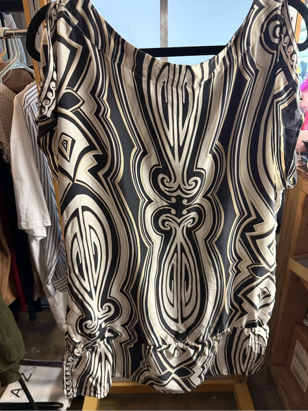 White House Black Market Black and Cream Geometric Print Cap-Sleeve Top